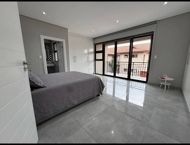 5 BEDROOM TOWNHOUSE FOR SALE IN IZINGA